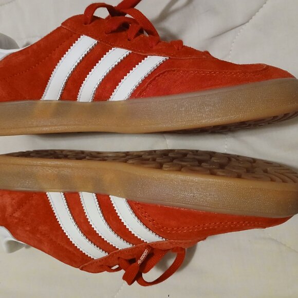Adidas Gazelle Mens 6/Women's 8 Red Sneakers - Lightly Worn, Excellent Condition - Picture 4 of 6
